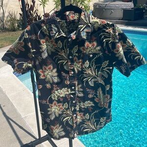 Alta Mint designed by Andrew Reynolds floral and black button up shirt | Size M